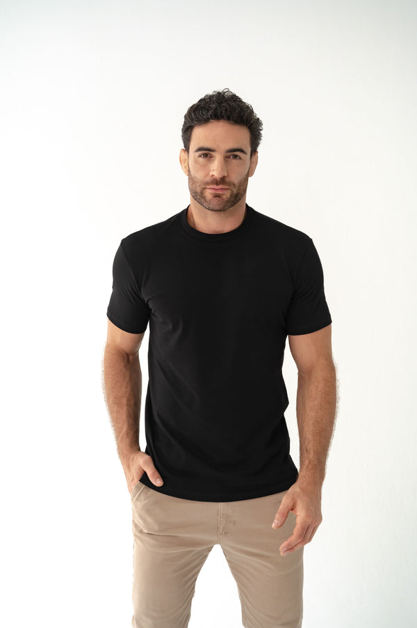 AERA Negra - Camiseta esencial de armario cápsula